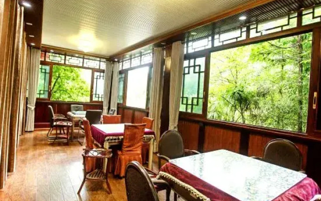 Qingcheng Mountain Tingcicada·Hot Spring B&B