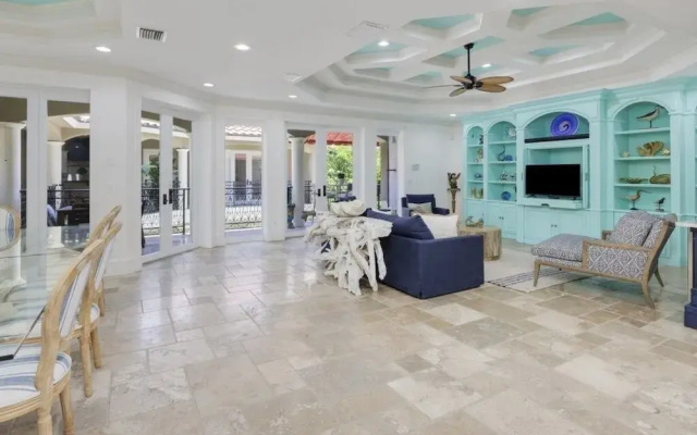 Il Paradiso Perduto 7 Bedroom Home by RedAwning
