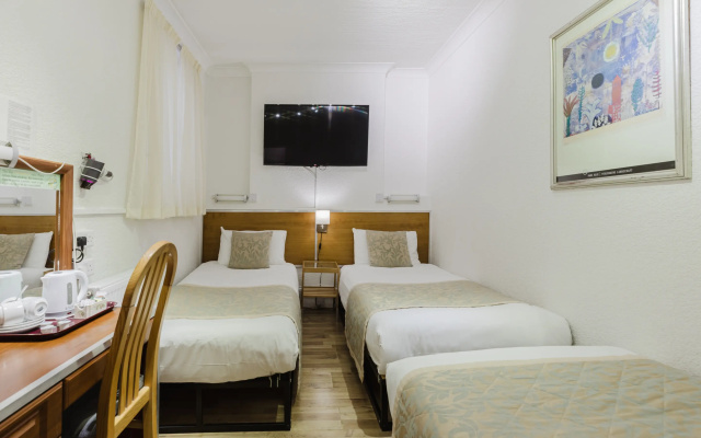 Falcon Hotel