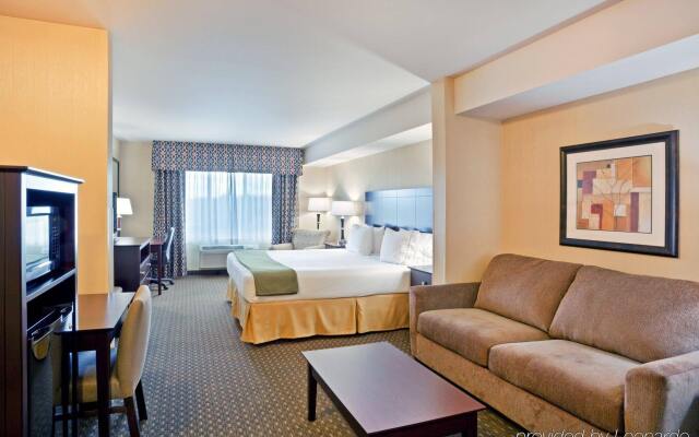 Holiday Inn Express & Suites Seattle North - Lynnwood, an IHG Hotel