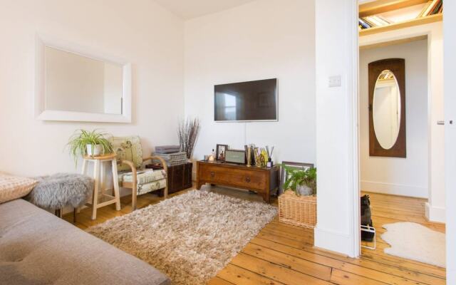 1 Bedroom Flat In Canonbury Islington