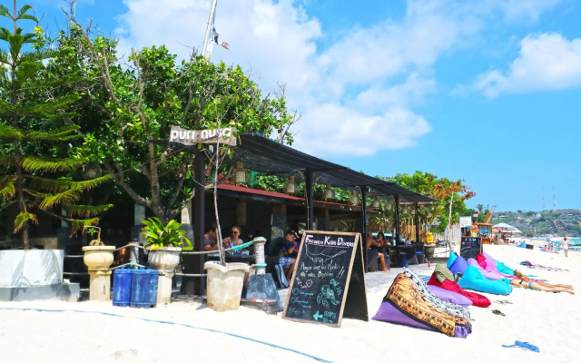 Puri Nusa Beach Hotel
