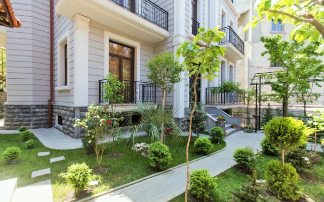 Villa Garden