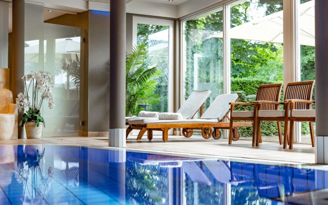 Landhuishotel & Restaurant De Bloemenbeek