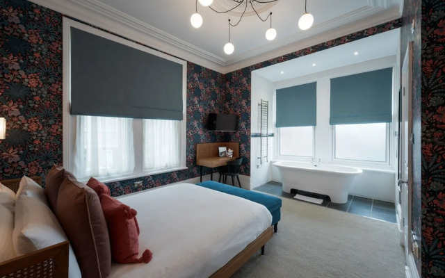 The Clarence Boutique Rooms