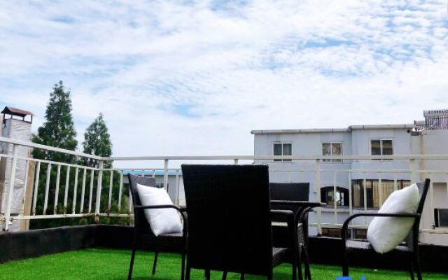 Yuehai Huan Ting Homestay