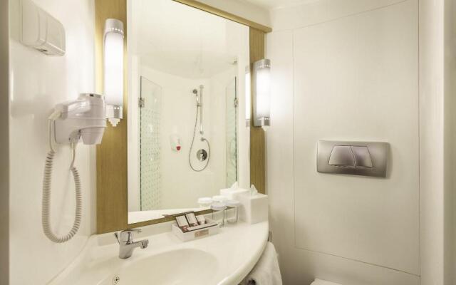 B&B HOTEL Maubeuge Gare