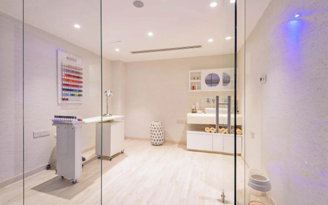 Melpo Antia Hotel & Suites