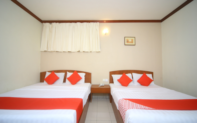 OYO 1027 Hotel London