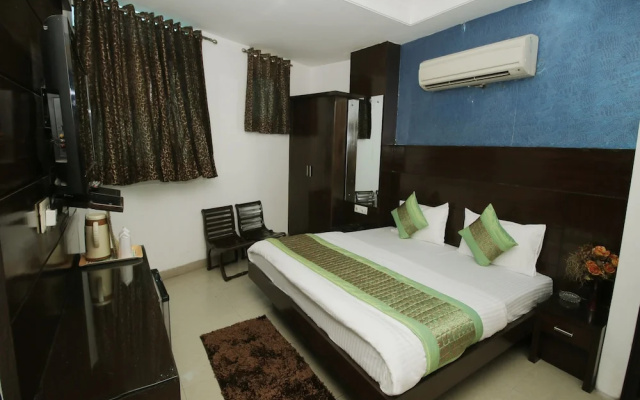 OYO 6408 Hotel Delhi Heart