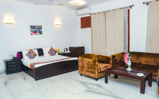 FabHotel Premium- 10min Walk from Millennium City Centre Gurugram Gurgaon