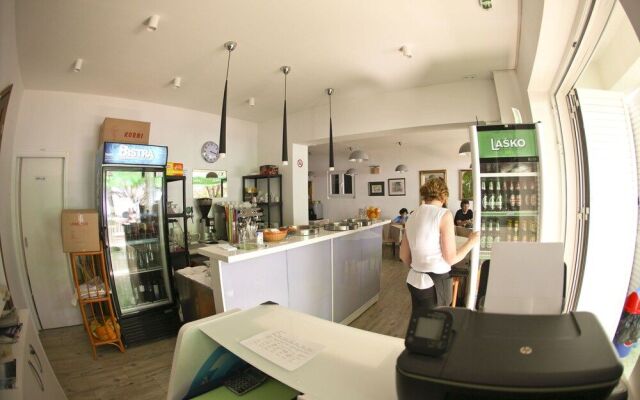 Apartment and Rooms Pansion Duba