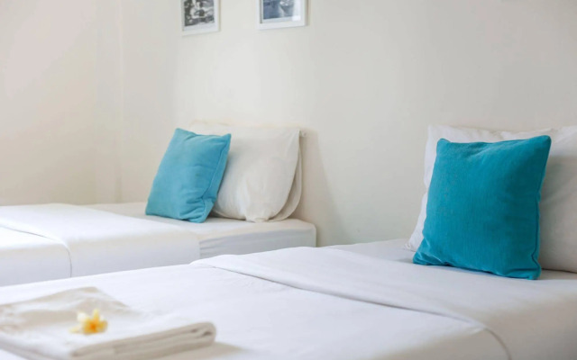 Paras Paros Marina Lodge