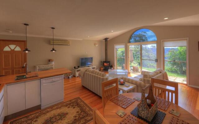 The Avenue at Montville Luxury Cottage