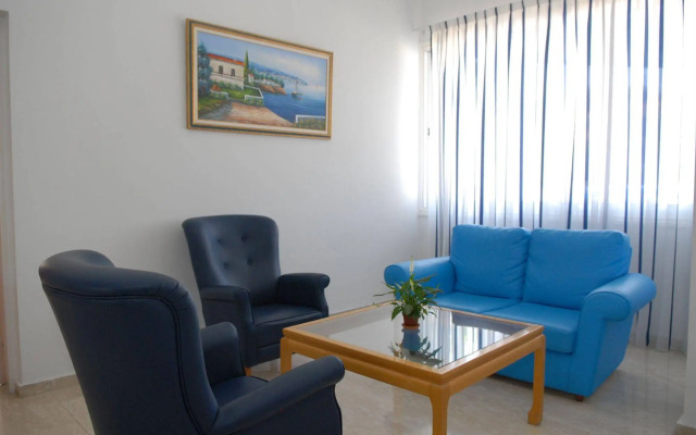 Maistros Hotel Apartments