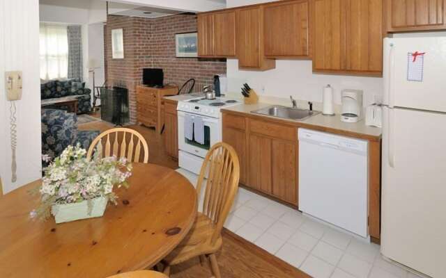 Brant Point Courtyard