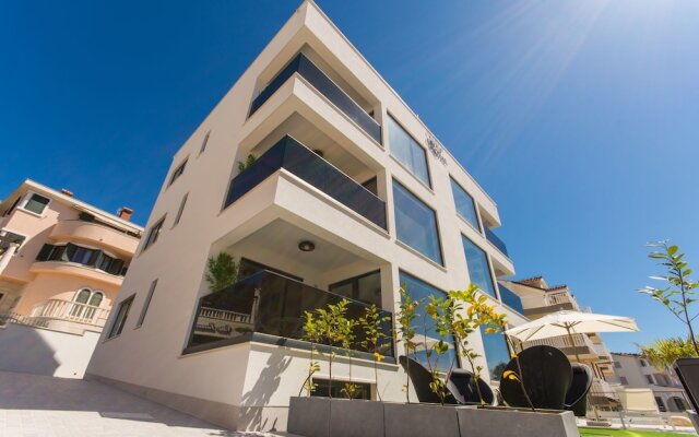 Luxury Apartments Royal M with Pool