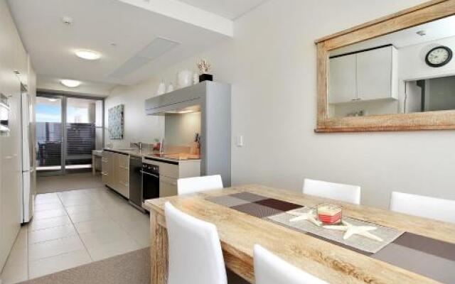 Monaco Unit 905, 12 Otranto St