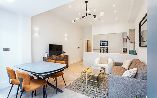 Gorgeous Flat in the Heart of Acton