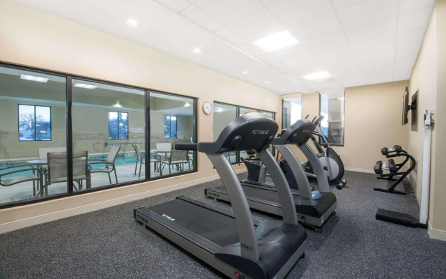 Hawthorn Suites by Wyndham Fargo