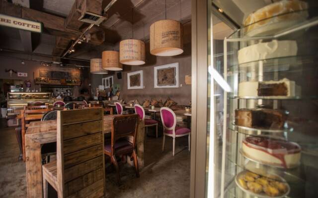 12 Decades Art Hotel