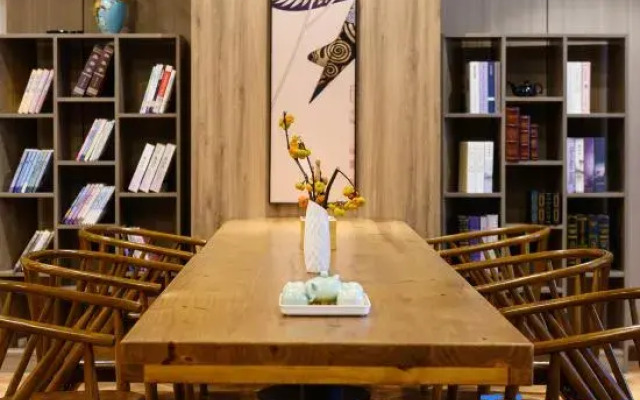 Hongman Hongfu Hotel (Guang'an Linshui Modern Life Hall)
