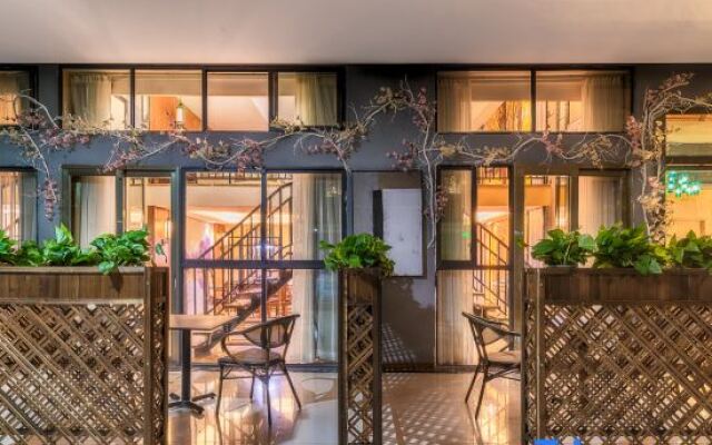 Nawuyou Art Hotel