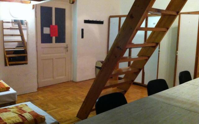 Season Hostel 2