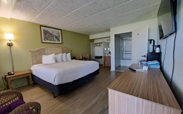 Days Inn & Suites by Wyndham Jekyll Island