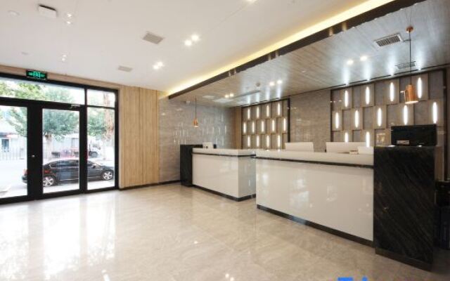 Rongjing Hotel (Rongcheng Baiyangdian High-speed Railway Station Branch)