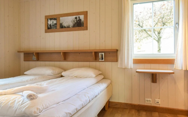 Beautiful Home in Farsund With 4 Bedrooms and Wifi