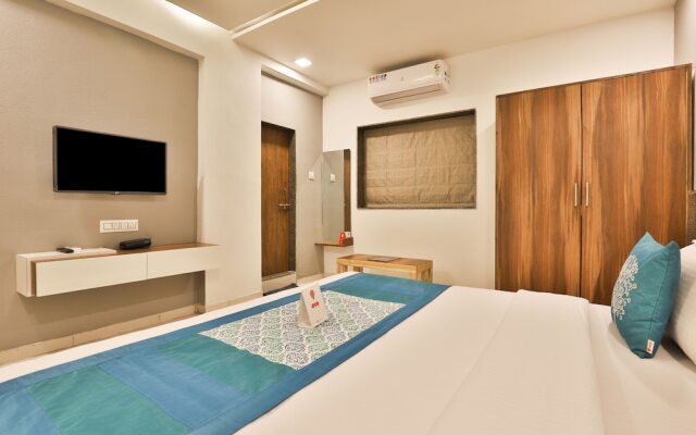OYO 10749 Hotel Neelkanth Bliss