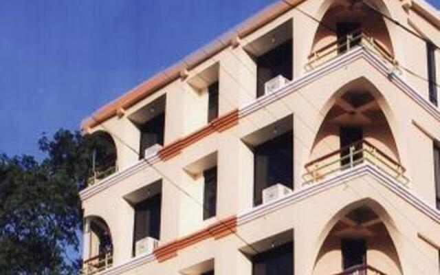 Hotel Paradise Pachmarhi
