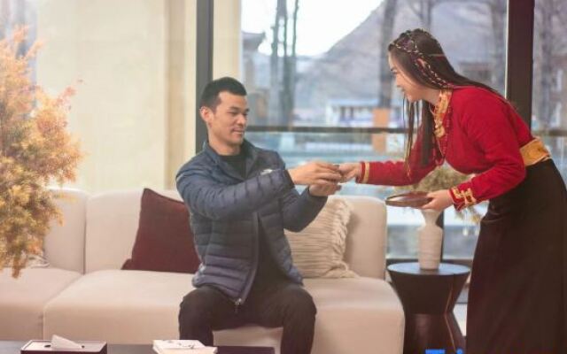 Wolian Huayin Hotel in Xinduqiao
