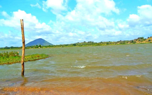 Layathraa Lake View Resort