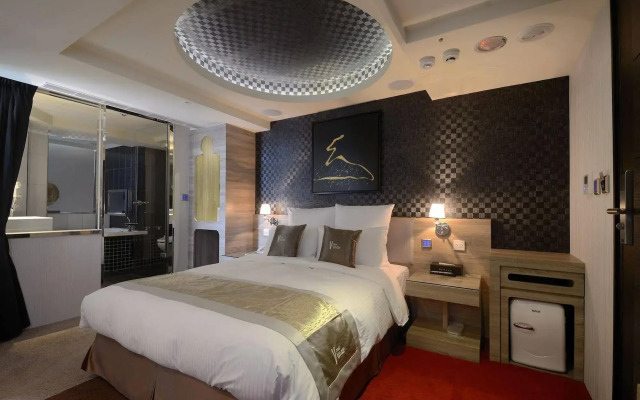 V one Hotel