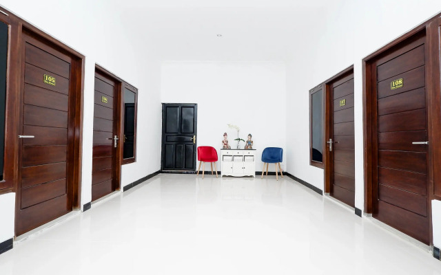 OYO 1611 Four D'home