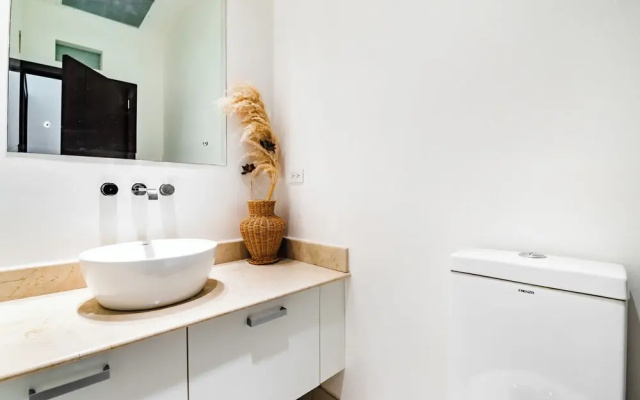 mVillas - Luxury 2Bed 2Bath Condo w Pool