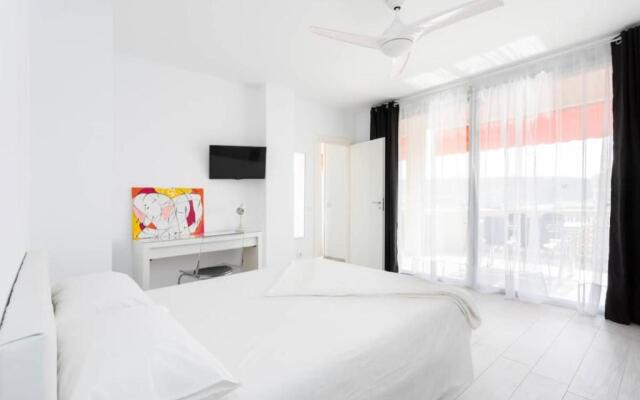 The White Heart House – Attic Sea View