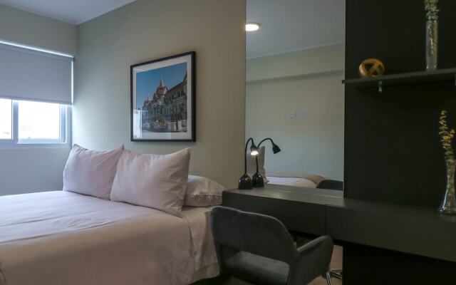 w Spectacular 2BR in the Heart of Miraflores