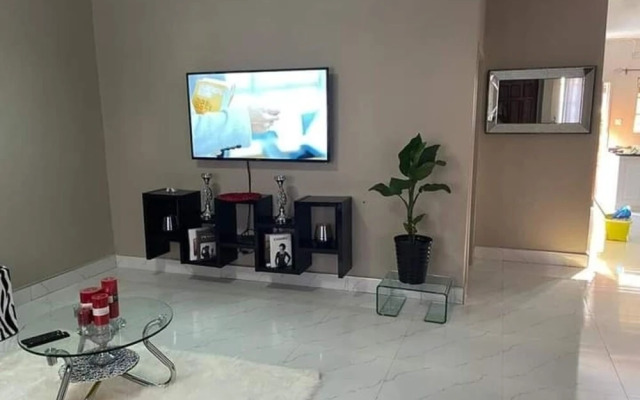 Spacious and Harmonious 2 Bedroomed Apartment