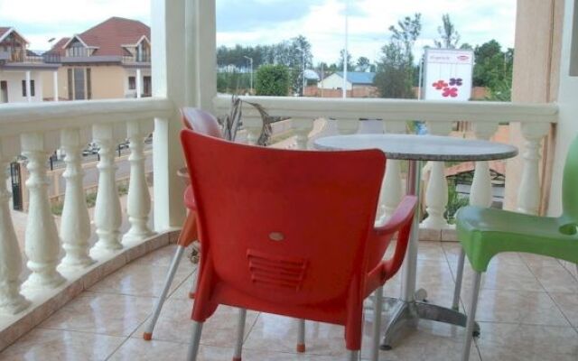 Scola Hotel and Apartment