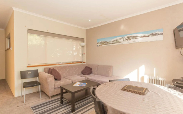 Charvel 1 35 Gippsland Street