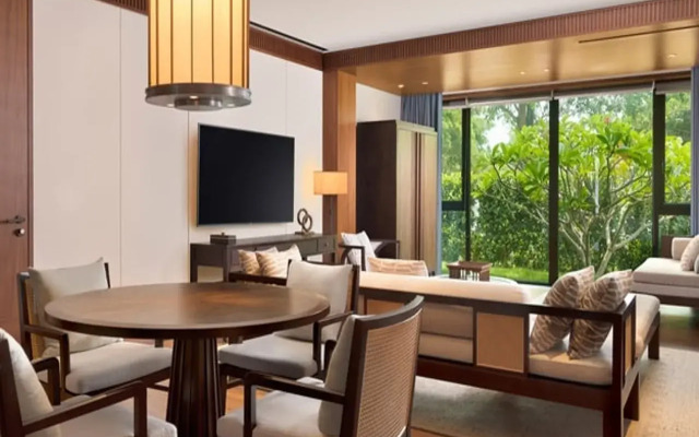 Le Meridien Shimei Bay Beach Resort & Spa