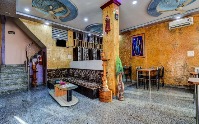 OYO 17250 Hotel Ganesham