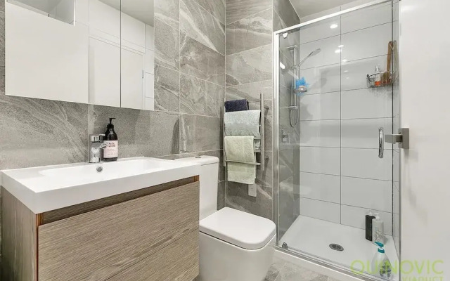 QV Stunning Apartment in New Market - 832