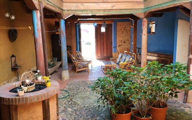 House With 4 Bedrooms in Veguellina de Órbigo, With Furnished Terrace