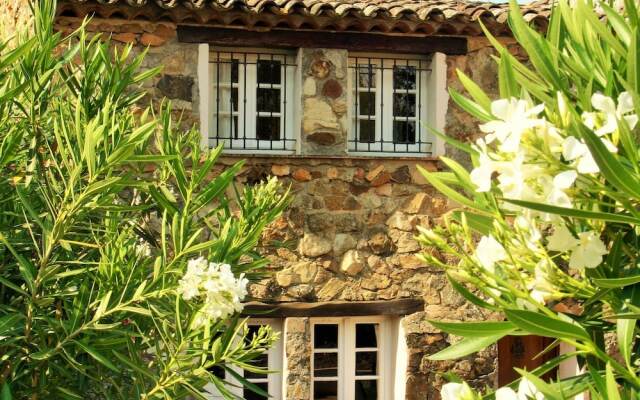 Modern House With Terrace, Near the Popular St. Maxime