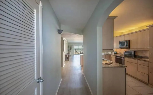 Siesta Beach Retreat Poolside 2BR Condo