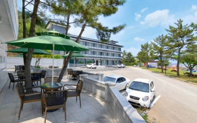Samcheok Yonghwa Hotel